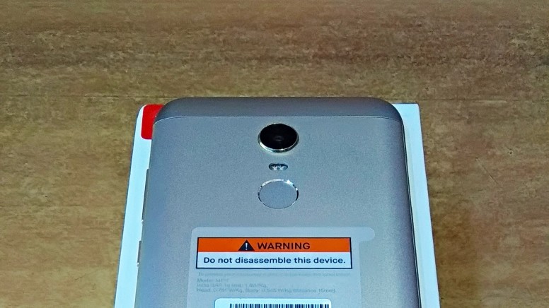 Xiaomi Redmi Note 5 сзади